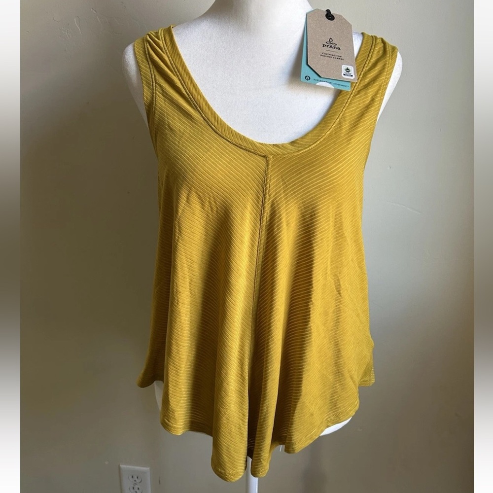 ▶️ Prana m Tank Top Women XS Yellow Scoop Neck Flowy Gorpcore Lightweight NWT - Picture 4 of 8